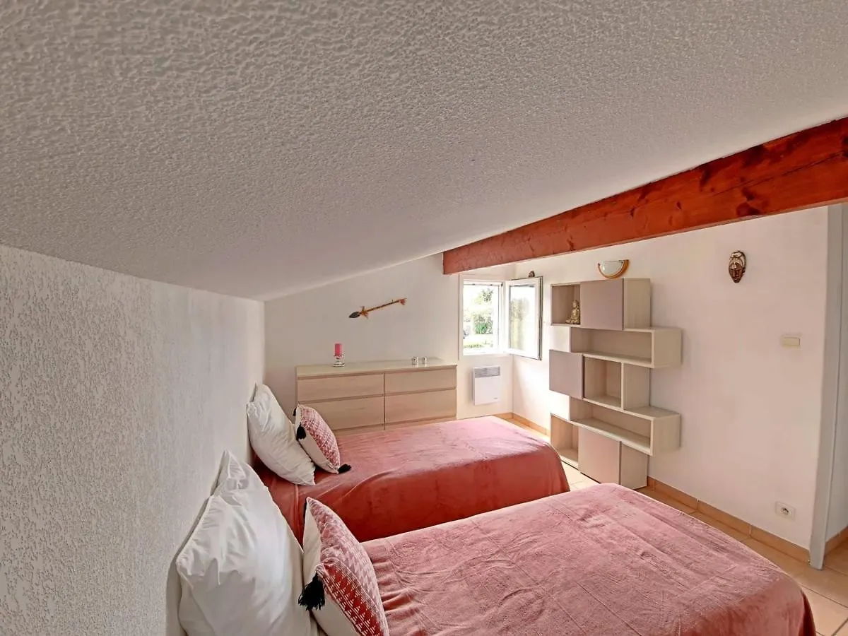 Maison 4 Pers Avec Piscine Et Clim Aux Saintes-Maries-De-La-Mer - Fr-1-475-91 0*,