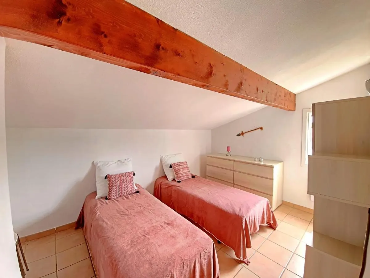 Holiday home Maison 4 Pers Avec Piscine Et Clim Aux Saintes-Maries-De-La-Mer - Fr-1-475-91 France